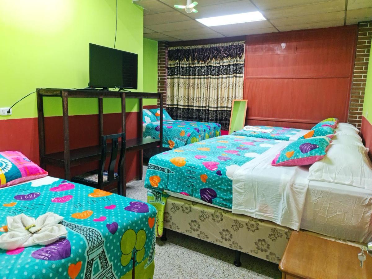 Hotel Kasa Kamelot Las Rosas Quetzaltenango Exterior foto